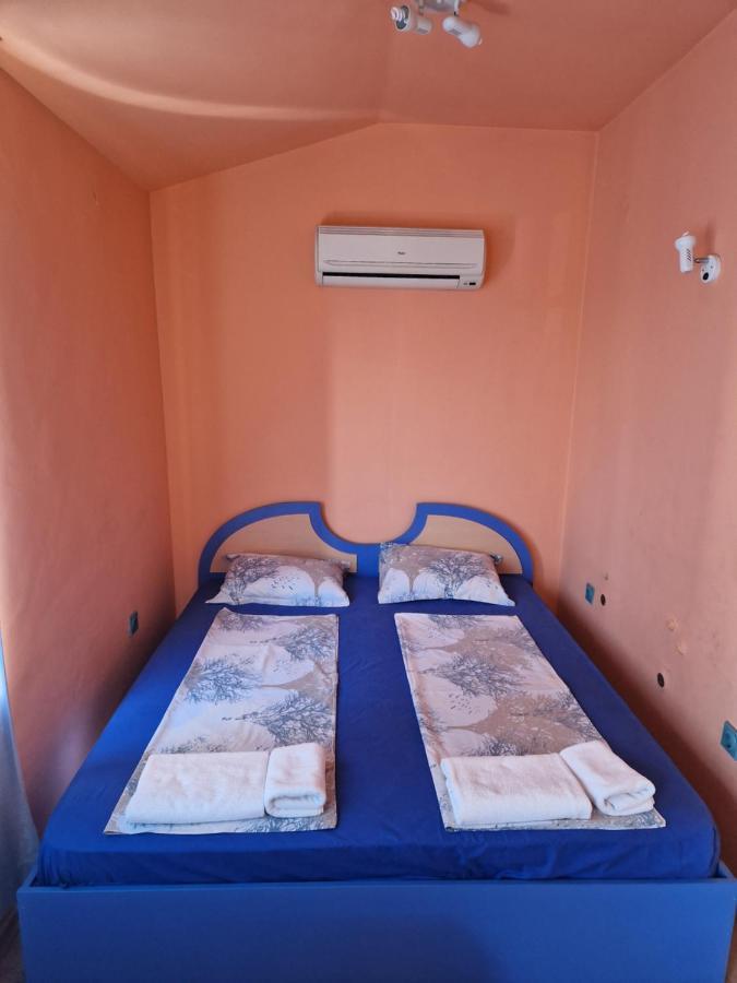 Dara Hotel Primorsko Esterno foto