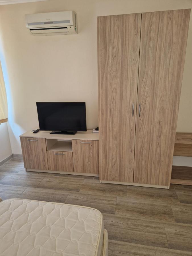 Dara Hotel Primorsko Esterno foto