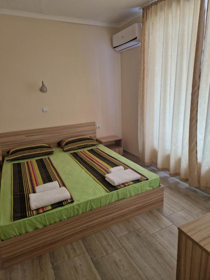 Dara Hotel Primorsko Esterno foto