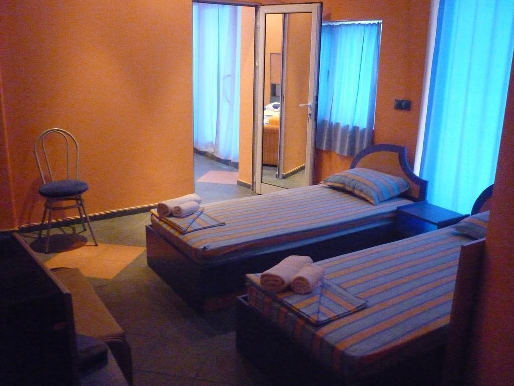Dara Hotel Primorsko Esterno foto