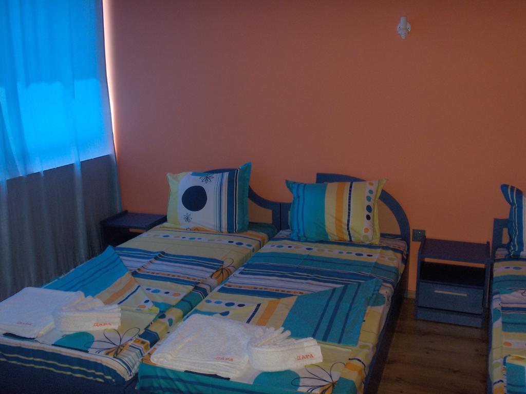 Dara Hotel Primorsko Esterno foto