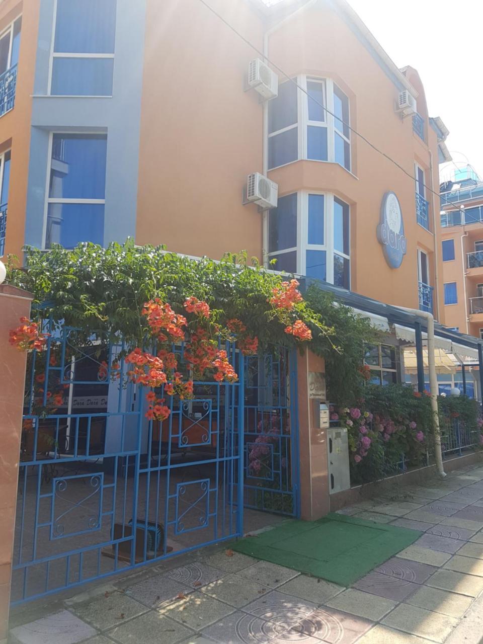 Dara Hotel Primorsko Esterno foto