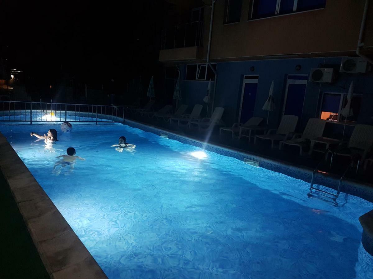 Dara Hotel Primorsko Esterno foto