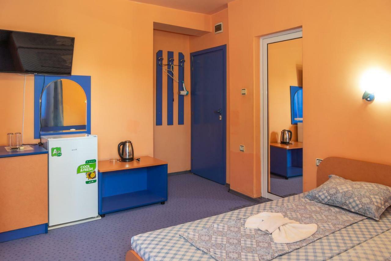 Dara Hotel Primorsko Esterno foto