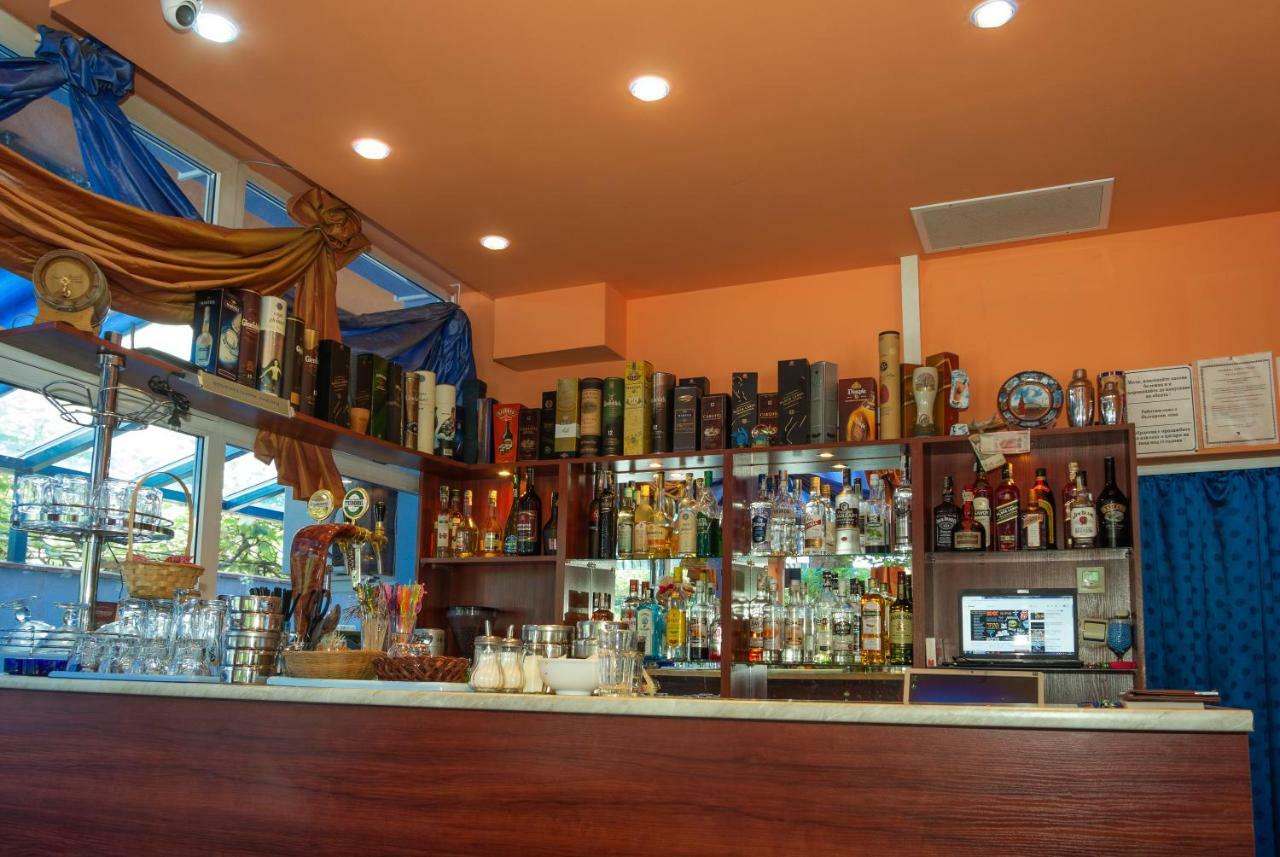 Dara Hotel Primorsko Esterno foto