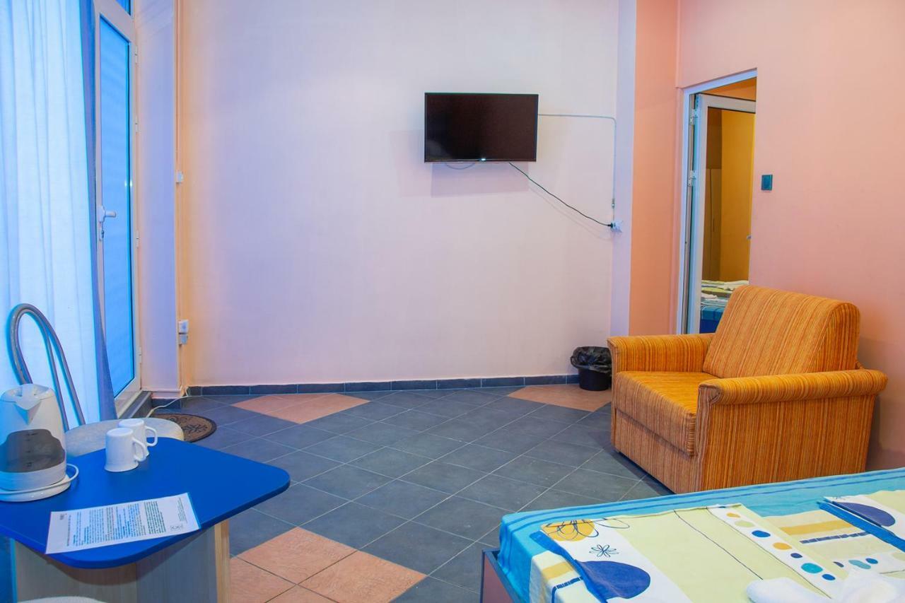 Dara Hotel Primorsko Esterno foto