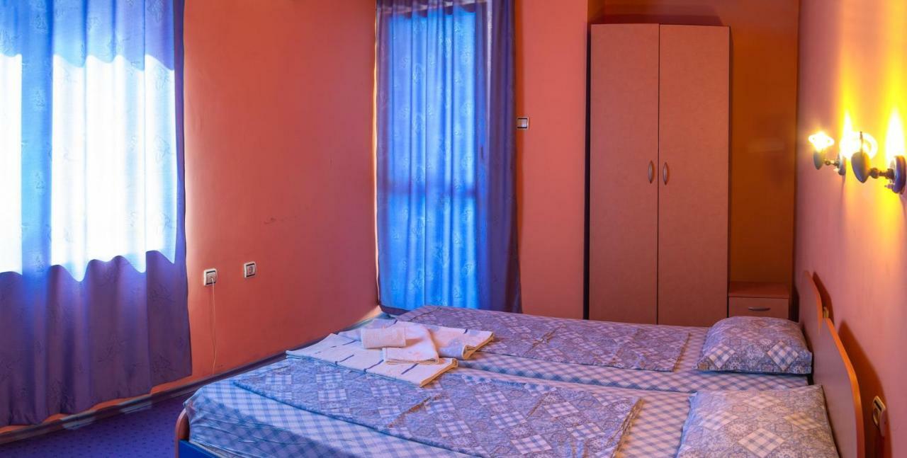 Dara Hotel Primorsko Esterno foto