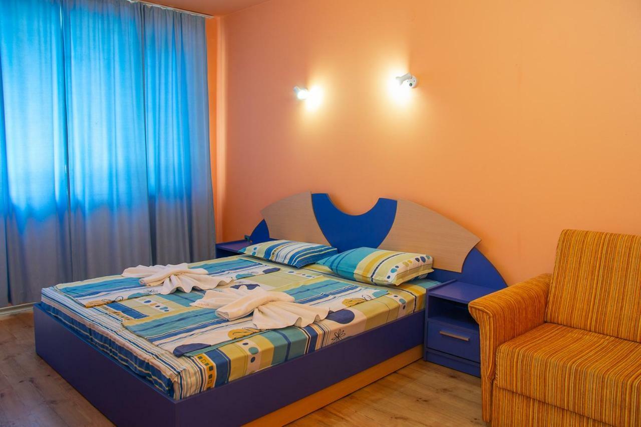 Dara Hotel Primorsko Esterno foto