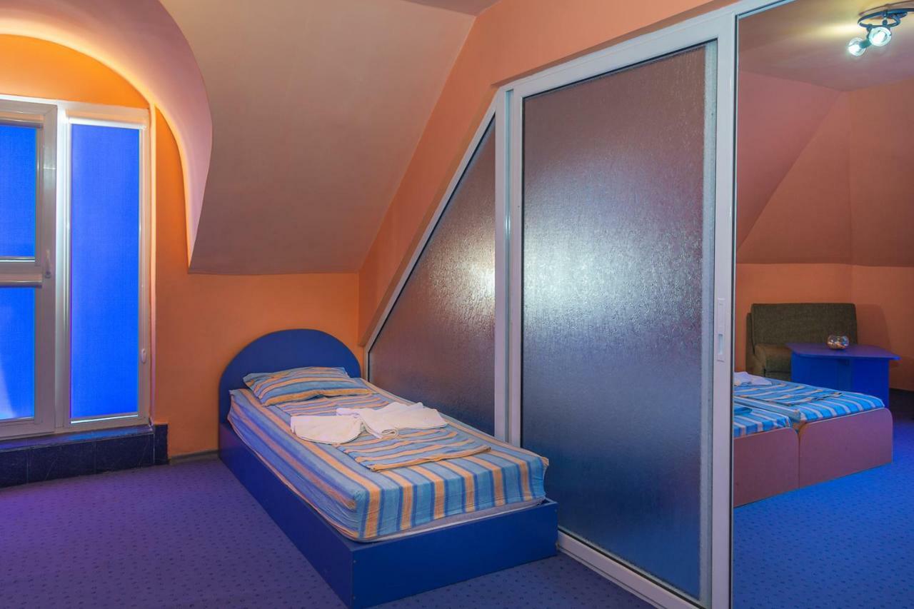 Dara Hotel Primorsko Esterno foto