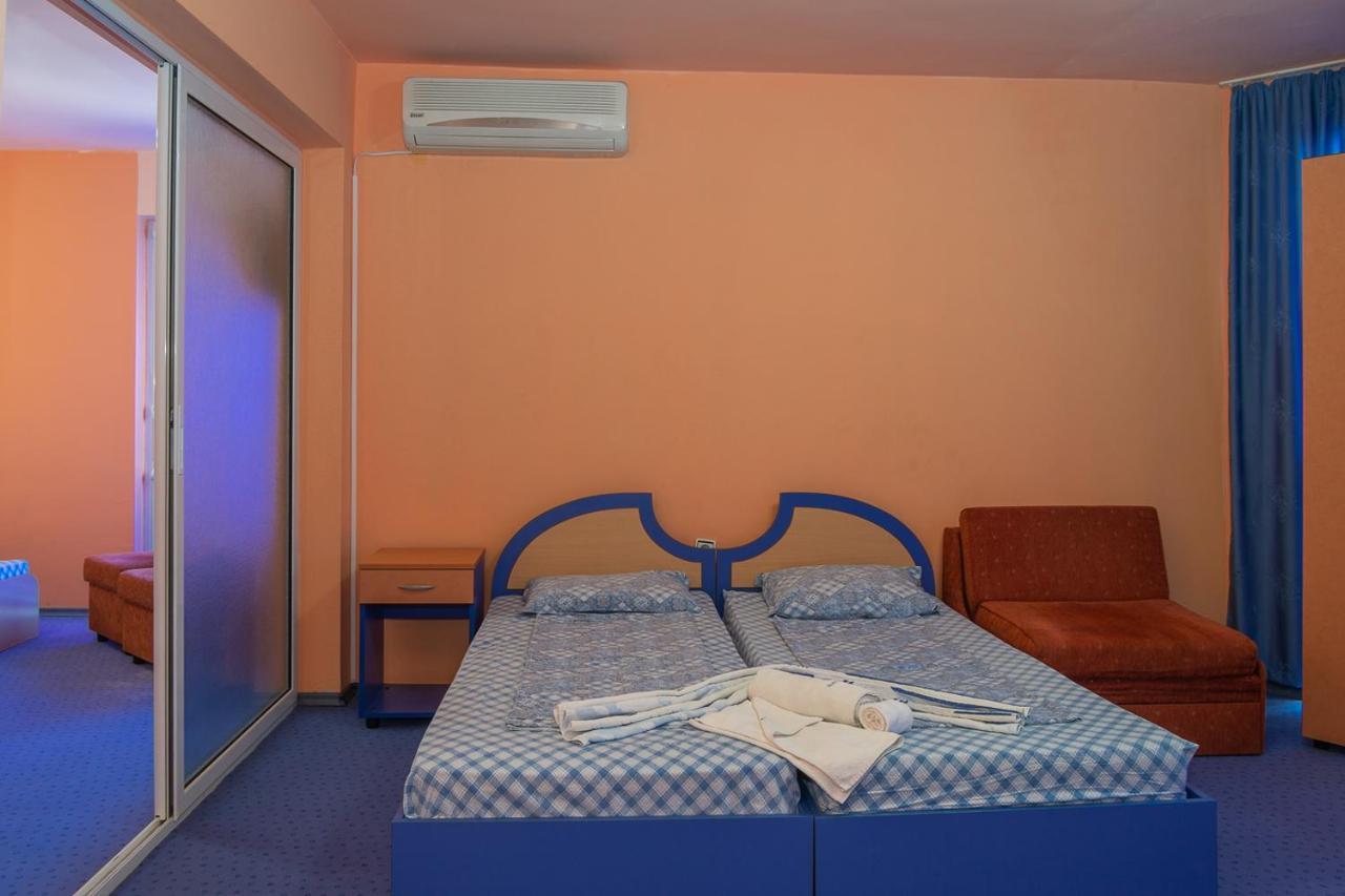 Dara Hotel Primorsko Esterno foto