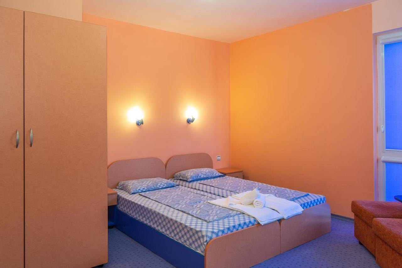 Dara Hotel Primorsko Esterno foto