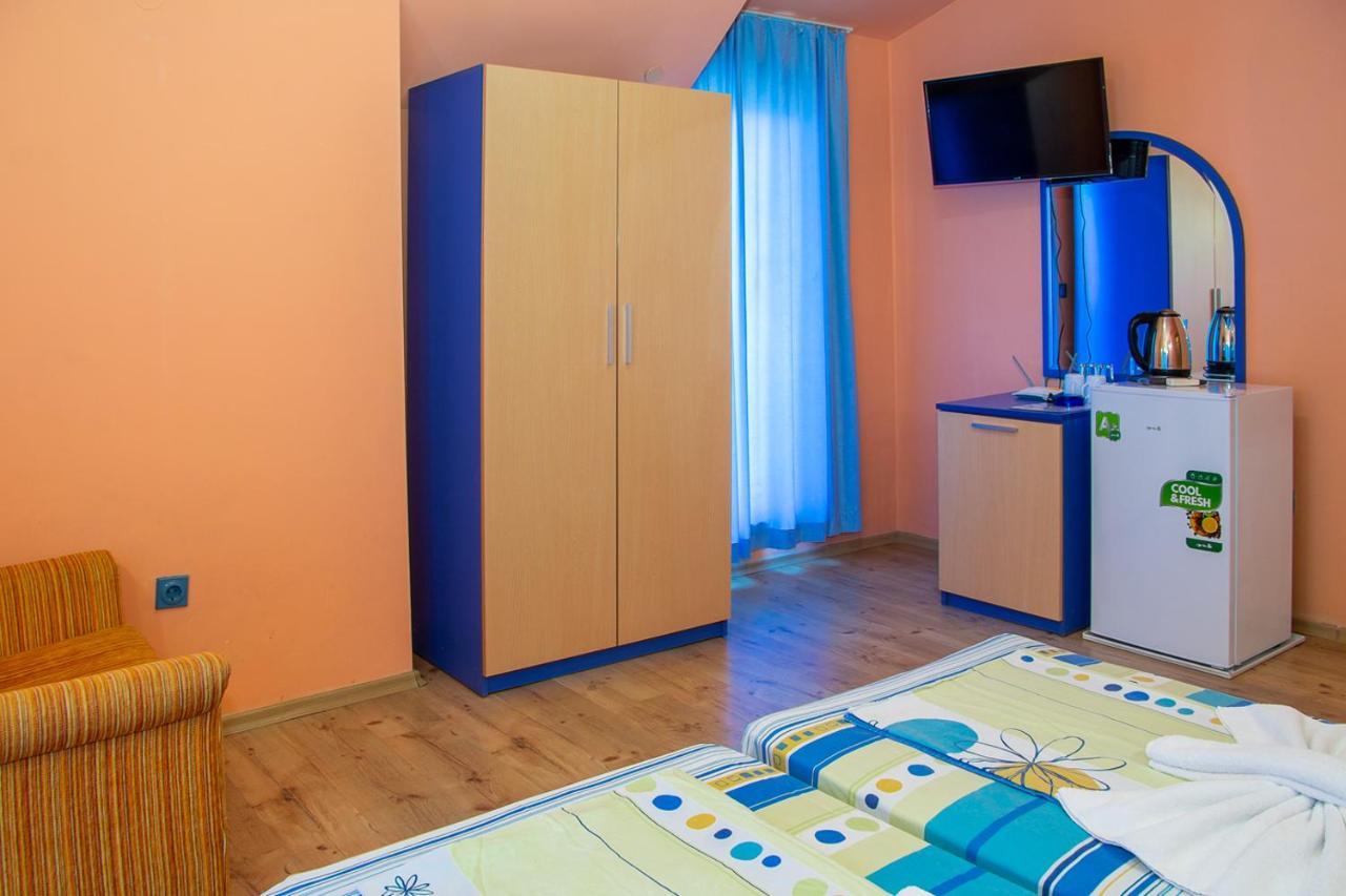 Dara Hotel Primorsko Esterno foto